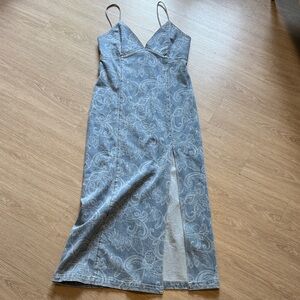 Alice + Olivia Denim Blue Paisley Midi Dress